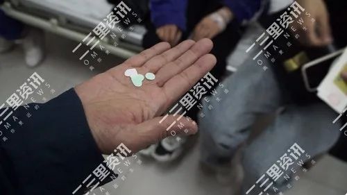 DƬ